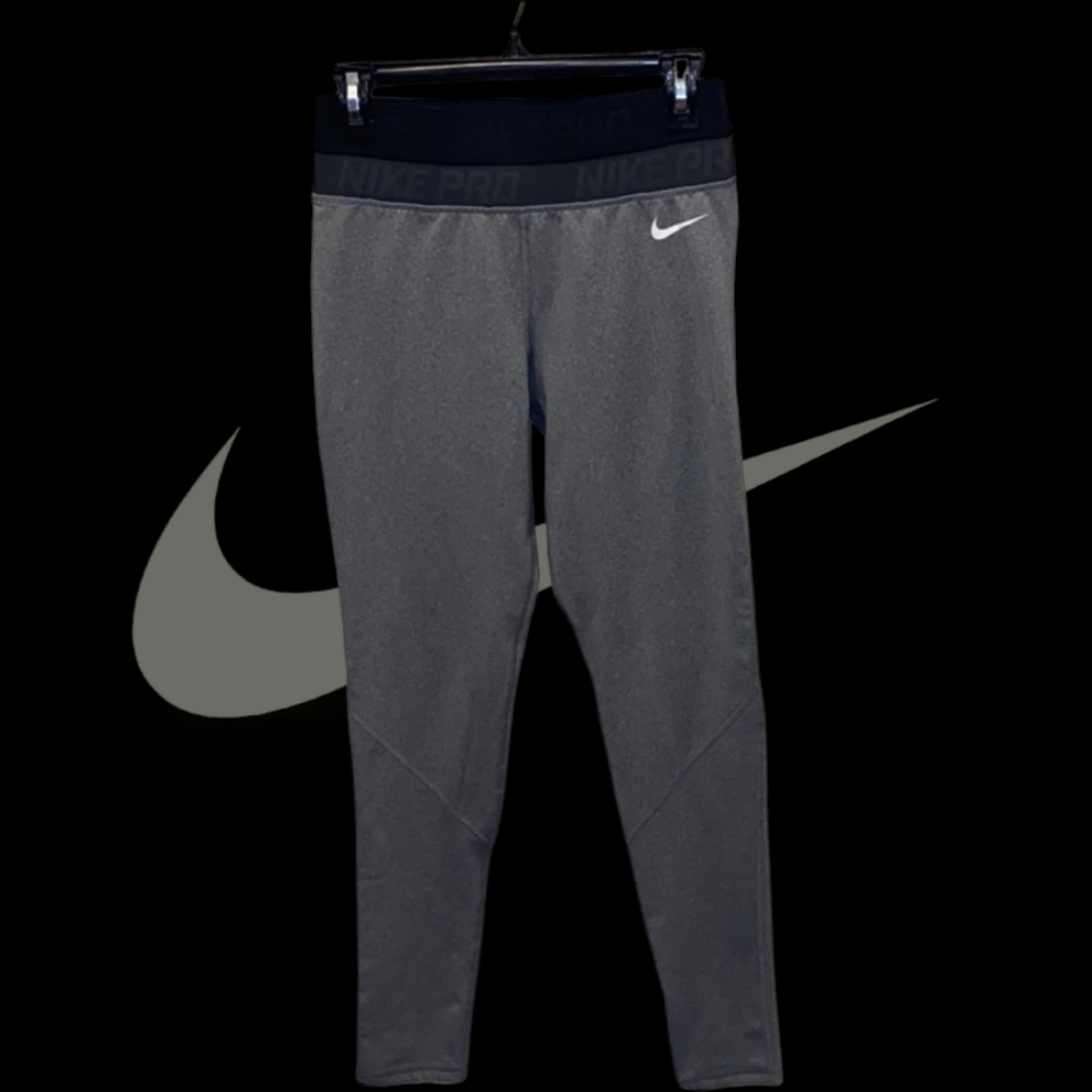 LIKE NEW NIKE PRO LEGGINGS